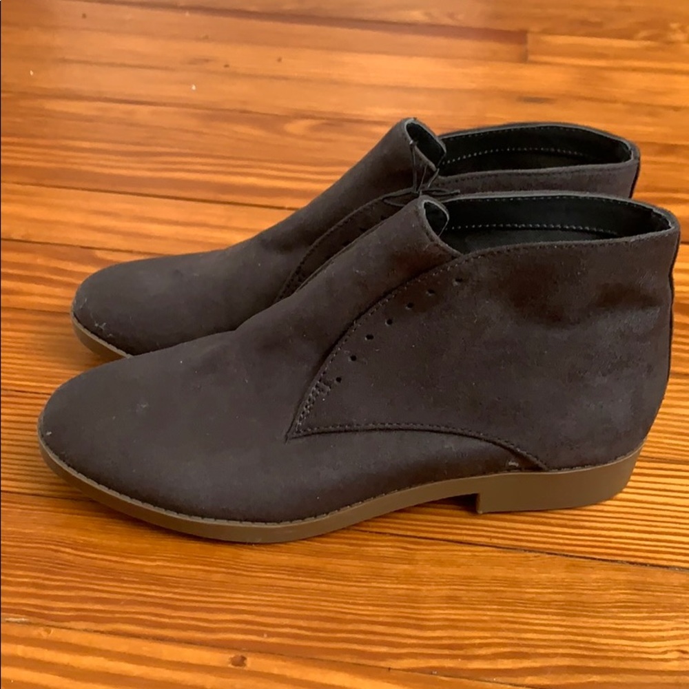 Indigo rd. Navy Suede Booties